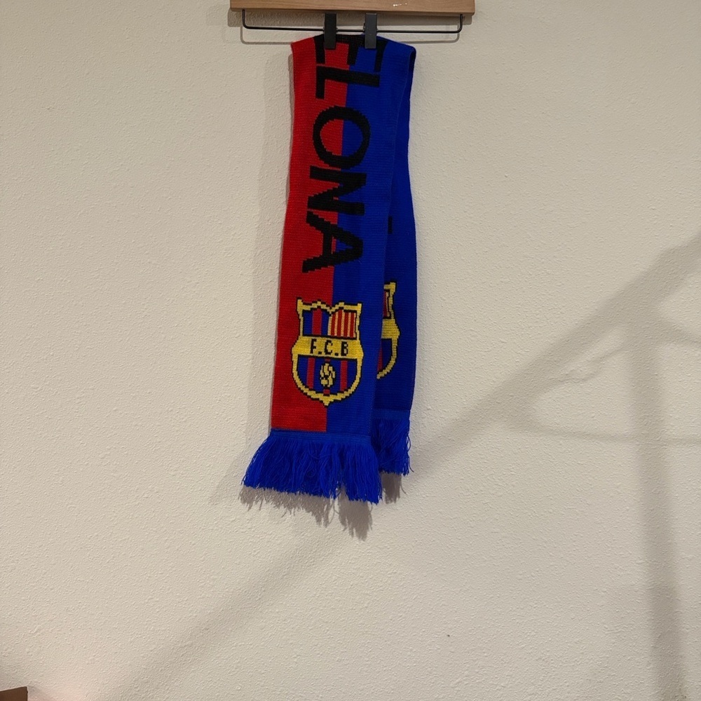 FC Barcelona Scarf - Picture 2 of 4